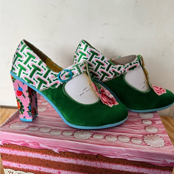 Hot Chocolate Rose Heels - Picture 6 of 7